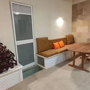  Appartamento Aquamarine Sea Front - Elevated Ground Floor With Balcony And Yard Malta